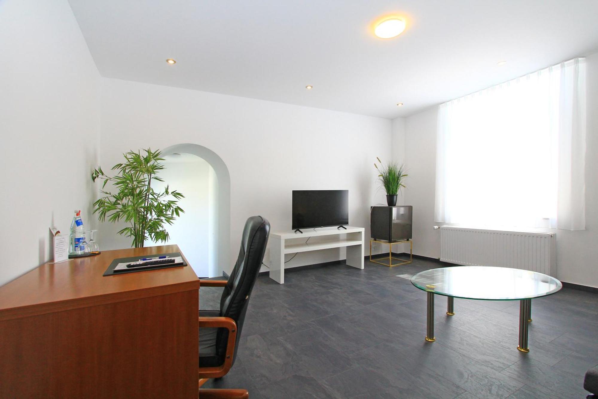 Hotel Mennicken Wurselen Bagian luar foto