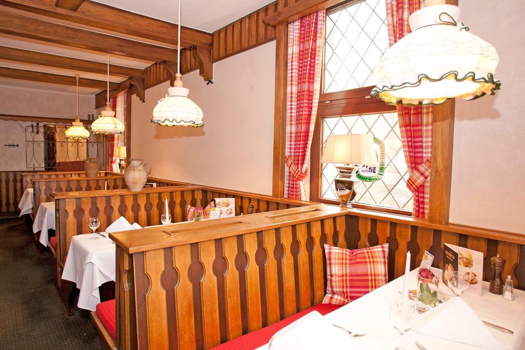 Hotel Mennicken Wurselen Bagian luar foto