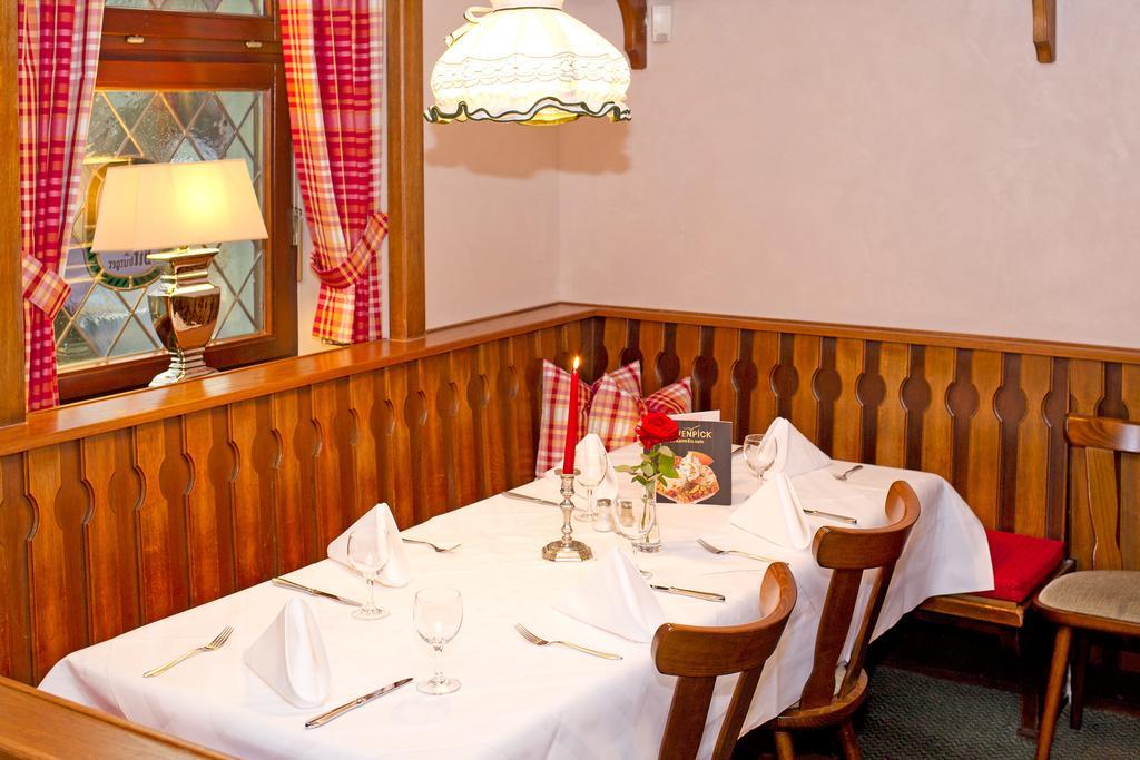 Hotel Mennicken Wurselen Bagian luar foto