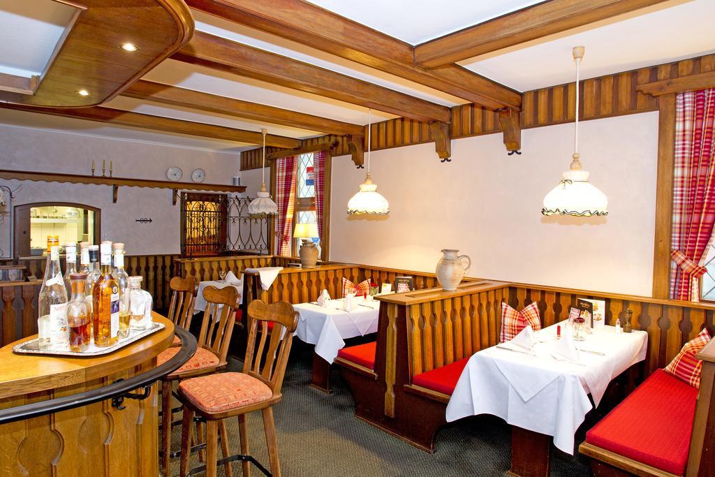 Hotel Mennicken Wurselen Bagian luar foto